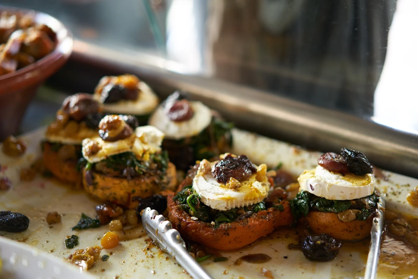 Roasted pepper with spinach, goat cheese and walnuts